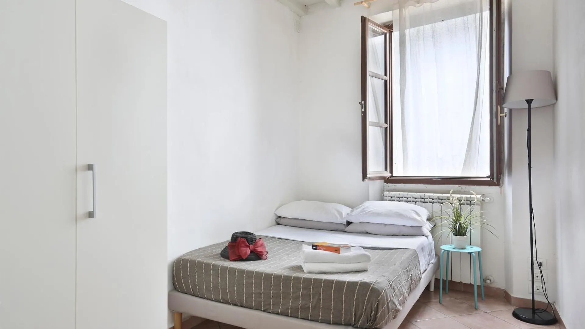 Firenze Central Room For Rent