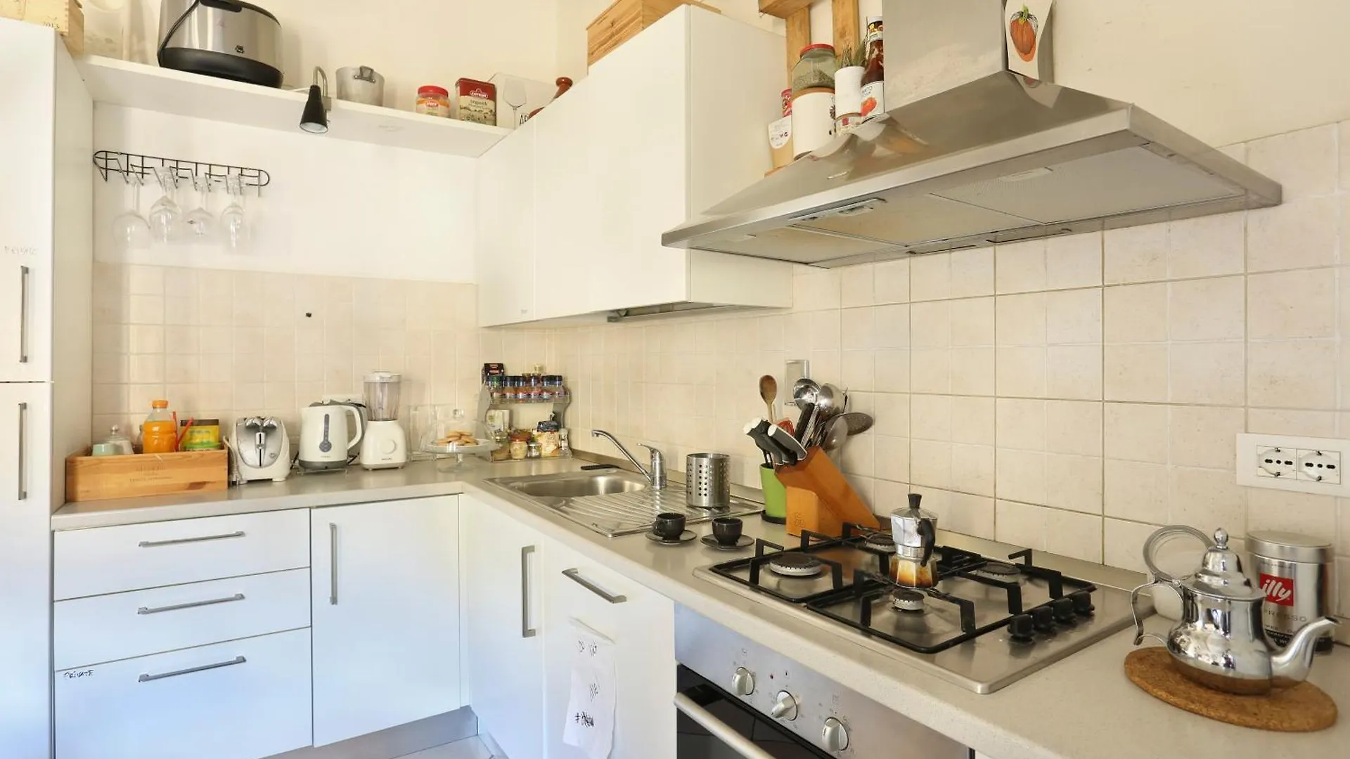 Δωμάτια σε οικογενειακή κατοικία Firenze Central Room For Rent