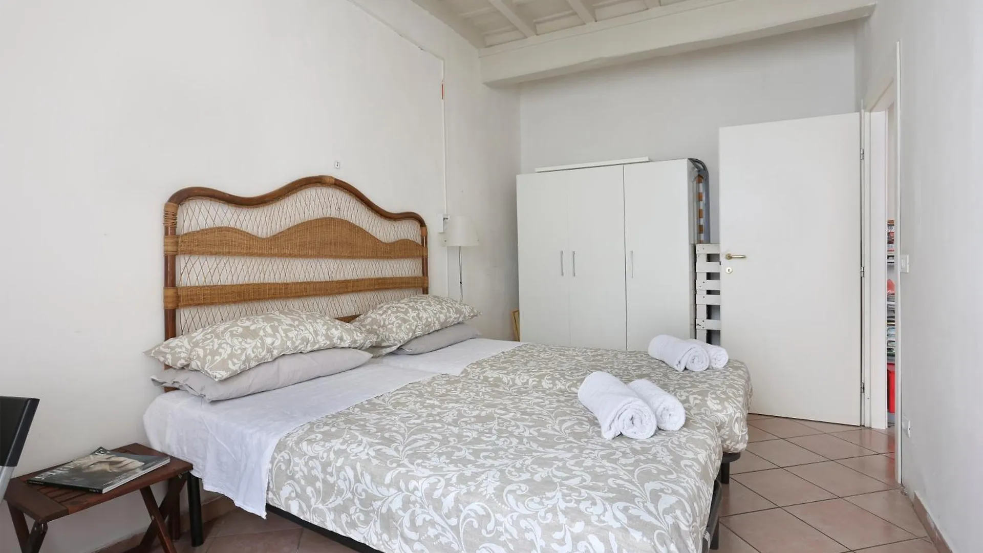 Firenze Central Room For Rent Italy