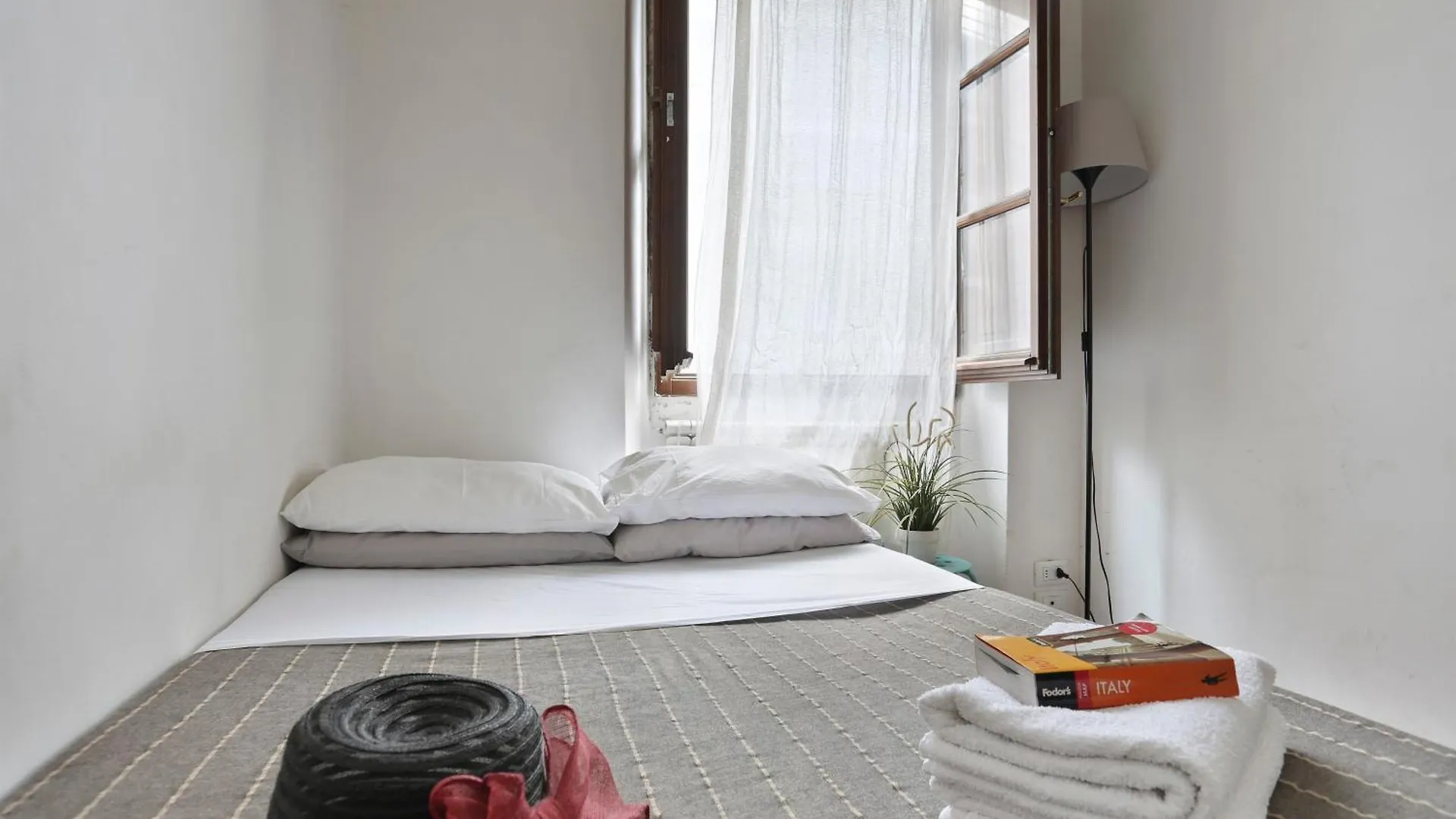 Homestay Firenze Central Room For Rent